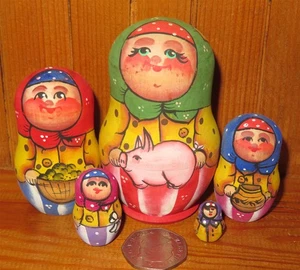 SMALL Matryoshka Babushka & Pig 5 Russian NESTING dolls hand painted MATT signed - Picture 1 of 5