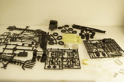 Studebaker US-6, BM-13 Katyusha, Kit, Miniclassic 1:43 - Image 1 of 4