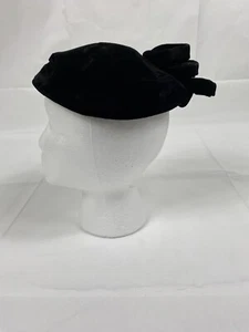 Vintage Nell New York Black Velvet Hat Cap Church Evening Out 50s/60s! - Picture 1 of 12