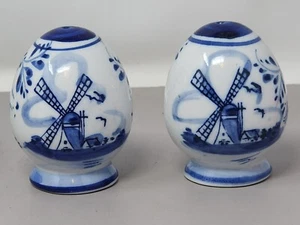 Delft Blue Ceramic Salt & Pepper Shakers With Windmill & Floral Design - Picture 1 of 8