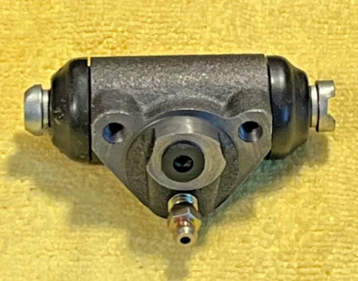 NOS Beck/Arnley Vera Rear Wheel Cylinder for 71-79 Fiat 128, 66-73 850 - Image 1 of 2