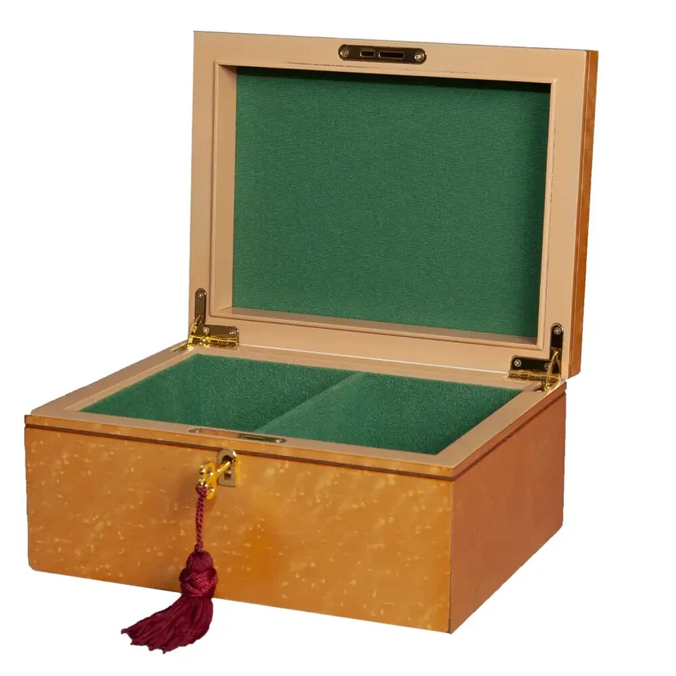 Premium Chess Box - Bird's Eye Maple - NO LOGO - Image 1 of 1