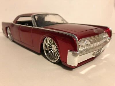 JADA BTK 1963 LINCOLN CONTINENTAL RED WITH REVERSE DOORS 1:24 NEW NO BOX   - Image 1 of 4