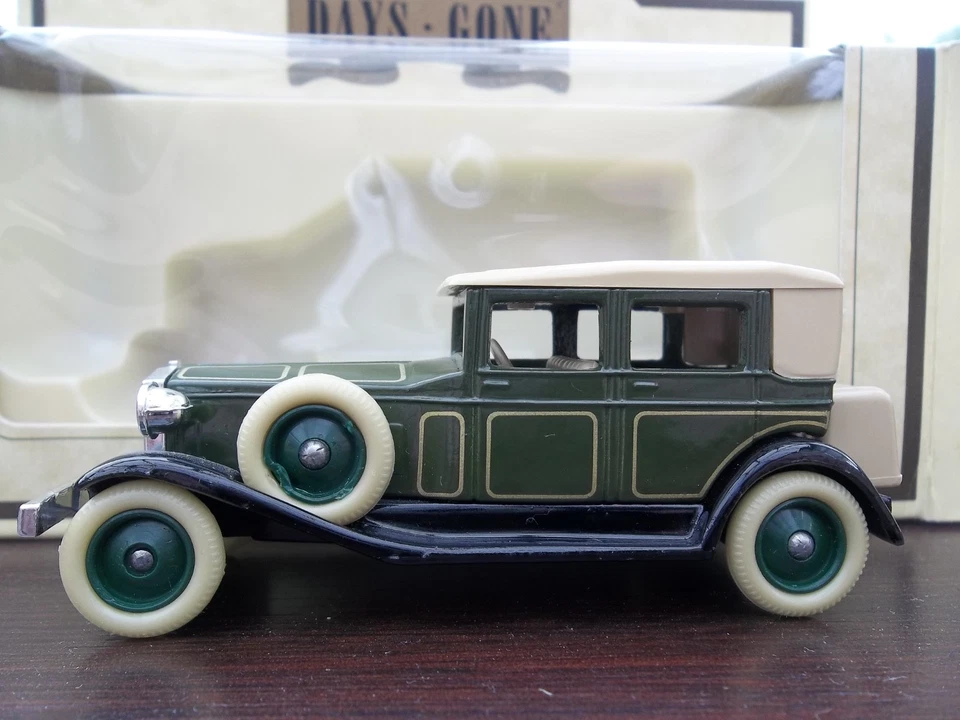 Lledo Days Gone - Green with   - DG 19006 − 1931 Rolls Royce Phantom II Brewster - Image 1 of 1