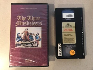 The Three Musketeers (VHS, 1985, MGM Clamshell) Gene Kelly, Lana Turner - Picture 1 of 4
