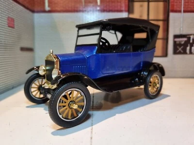Ford Model T Touring blau 1925 Verdeck Maßstab 1:24 Vintage detailliert Diecast neu in OVP - Bild 1 von 4