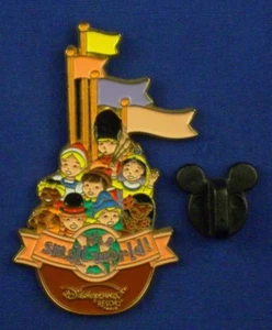 Pin It's A Small World para niños en barco Disneyland Resort París # 22507 - Imagen 1 de 4
