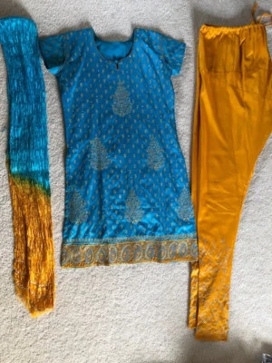 Vestido feminino Salwar Kameez Kurti calça cachecol 3 peças Kurta azul mostarda tamanho M - Imagem 1 de 3