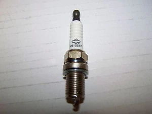 491055 T Briggs und Stratton Zündkerze OEM ersetzt 491055 S RC12YC BCPR5ES - Bild 1 von 3