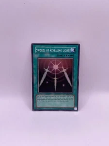 Yu-Gi-Oh! TCG Swords of Revealing Light Legend of Blue Eyes White Dragon LOB-101 - Picture 1 of 2