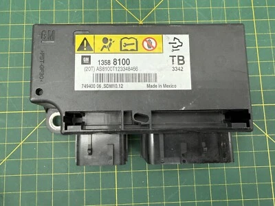 Chevrolet Camaro 2013-2015 módulo de control de retención de choques 13588100 OEM GM Foto 1 de 3