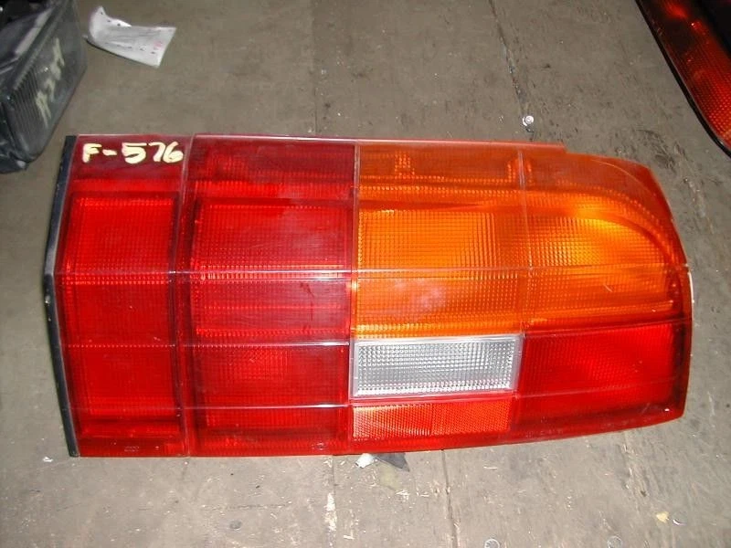 Lente lámpara luz trasera derecha pasajero Mercury Capri 91-93 Foto 1 de 1