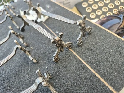 Reposacuchillos Vendome aka Arcantia por Christofle plateado 4 1/4" x 1 1/4" Foto 1 de 4