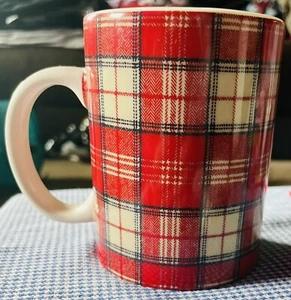 Taza de café Pottery Barn a cuadros 10 oz crema roja - Imagen 1 de 5