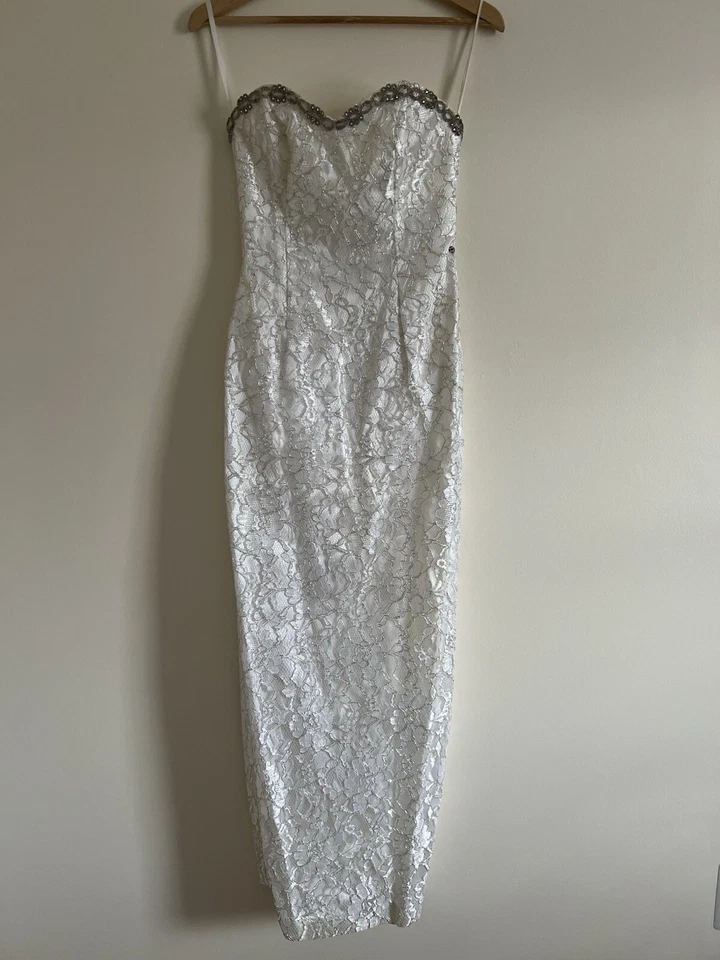 Maxi vestido de novia LORALIE para mujer sin cordones adornado con joyas de encaje metálico vintage Foto 1 de 4