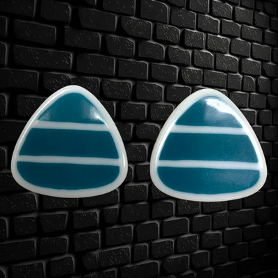 Pendientes Acrílicos Rayas Verde Azulado Años 80 De Colección Triángulo De Gran Tamaño Nueva Ola Perforados Foto 1 de 4