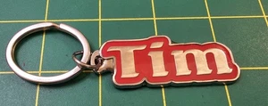 Portachiavi con nome rosso e argento TIM, portachiavi in metallo personalizzato, B3B7 - Foto 1 di 2