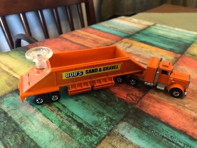 复古 1980 风火轮 Peterbilt Rig/Trailer Bob's Sand Gravel,橙色 — 第 1/4 张图片
