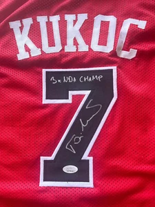 "TONI KUKOC" JSA AUTÉNTICA INSCRIPCIÓN FIRMADA CUSTOM BULLS JERSEY AUTO AUTÓGRAFO - Imagen 1 de 5