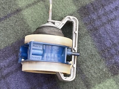 Mercedes-Benz R107 C107 380SL 450SL 560SL Fresh Air Vent Actuator - Image 1 of 3