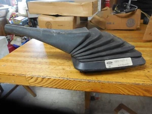 NOS 1988 89 90 1991 1992 FORD RANGER BRONCO II 4x4 4WD OUTER SHIFT SHIFTER BOOT - Picture 1 of 4