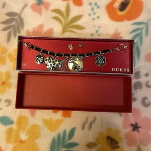 New in Box Guess Charm Bracelet And Earrings Heart Goldtone Black - Picture 1 of 2