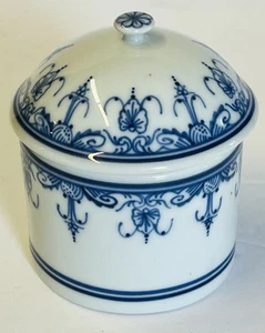 Vintage Metropolitan Museum of Art Blue & White Porcelain Covered Jar - Picture 1 of 3