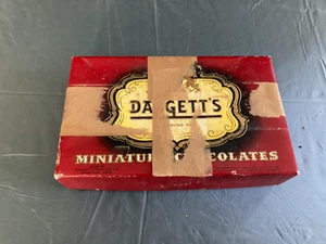 Vintage Daggett's Chocolates Miniature Chocolate 1 lb Box Poor Condition - Picture 1 of 12