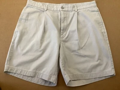 DKNY Men's Waist 36 Pleated White  Shorts 36" x 7" - Image 1 of 4