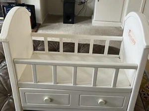 AMERICAN GIRL Bitty Baby CRIB 15” Doll Bed With Drawer Retired w/BEDDING - Picture 1 of 8