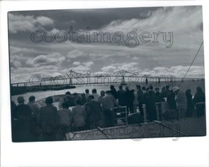 1988 Pressefoto Menschenmenge auf Boot unbekannt Stahlfachwerkbrücke Rotterdam - Bild 1 von 2