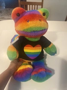 Build a Bear Rainbow Frog Hoppy Pride With Rainbow Flag & Heart T-Shirt 17” BABW - Picture 1 of 8