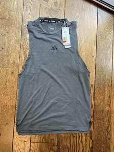 Neu mit Etikett Adidas Designed For Training Workout Tanktop für Herren XS grau - Bild 1 von 6