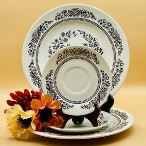 ROYAL CHINA Sussex Cavalier Ironstone 10" Dinner Plates + Saucers SET OF 4 * - Picture 1 of 10