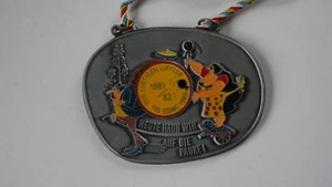 Die lustigen Löffler 1981/82 - Heute haun wir auf die Pauke - Fasnachtsorden - Bild 1 von 1