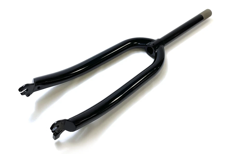 26″ MTB Forks 1 1/8″ Threadless  Black with Disc Mounts - Image 1 of 1