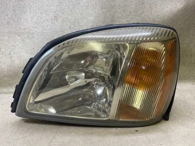 Driver Left Headlight Fits 00-02 CADILLAC DEVILLE d224-201817 - Image 1 of 4