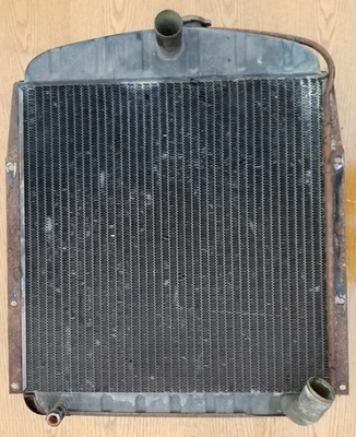 Radiador Pontiac Chieftain Silver Streak 1954 54 53 1953 Chevy Foto 1 de 4