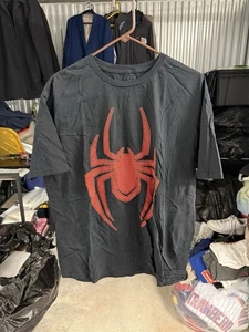 T-shirt Marvel Spider-Man Miles Morales con logo rosso (taglia XL, nero) - Foto 1 di 2