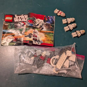 LEGO Star Wars 7655 Clone Troopers Battle Pack. All Pieces Included.