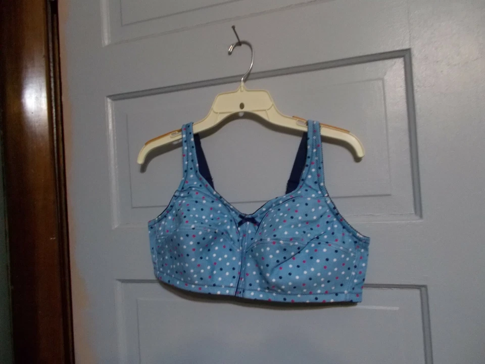 WOMAN'S BRA - 42B - Image 1 of 2