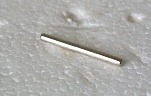 Pin de bisagra Briggs & Stratton 230896 / 691775 - Nuevo stock antiguo - Imagen 1 de 2