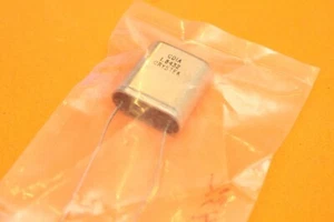 CRYSTAL - QUARTZ - 18432 kHz - 1.8432 MHz - ham radio - Zdjęcie 1 z 2