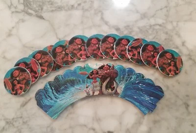 Disney Moana Cupcake Toppers & Wrappers Niños Cumpleaños Fiesta Suministros 24 un. Foto 1 de 3