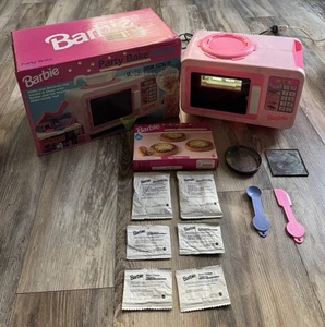 RARE & VINTAGE! 1992 BARBIE Party Bake Oven w/Party Bake Pizza with Box! WORKS!! - Picture 1 of 21
