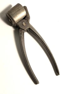 VTG Texan Model The YORK Aluminum Nut Sheller San Angelo TX Pecan Cracker USA - Picture 1 of 5
