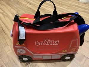 Trunki Handgepäck und Kinderkoffer zum Draufsitzen - Feuerwehrauto - NEU - Bild 1 von 3