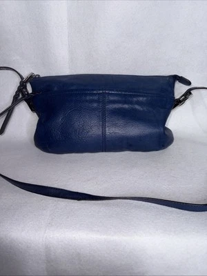 Bolso bandolera/hombro de cuero azul marino B Makowsky Foto 1 de 4