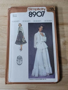 Simplicity Pattern JUNIOR SKIRT & BLOUSE #8907 Size: 13 UNCUT ©1979 Gunne Sax - Picture 1 of 2