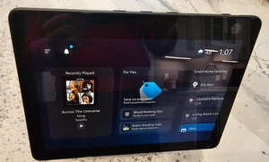 Amazon Echo Show 10 (3rd Generation) Black Wireless Alexa Smart Speaker - Picture 1 of 2